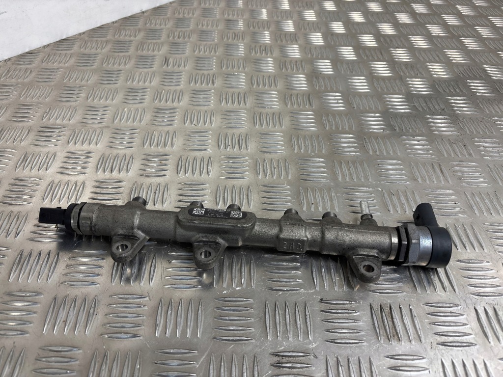 фото №1, Bmw 2 f46 2016 молдинг впрыскная