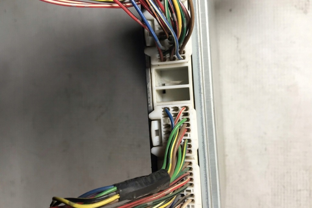 фото №1, Бортовой компьютер двигателя ecu toyota avensis verso _m2_ 8966144300 2003