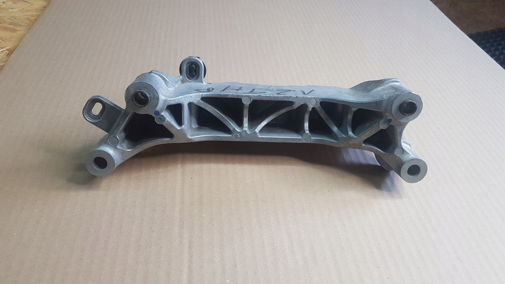 фото №5, Peugeot 308 ii 3008 кронштейн двигуна 9674960380