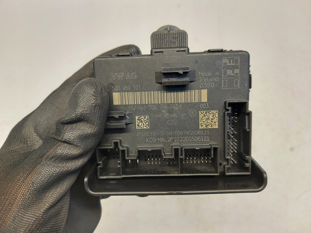 фото №1, Audi a3 8y5 sedan модуль дверь 5q0959593f