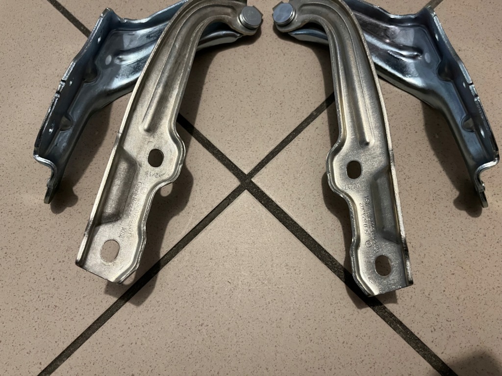 фото №16, Петля капот передней skoda octavia iii 2013-2020