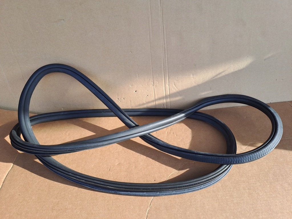 фото №1, Porsche macan прокладка дверь перед