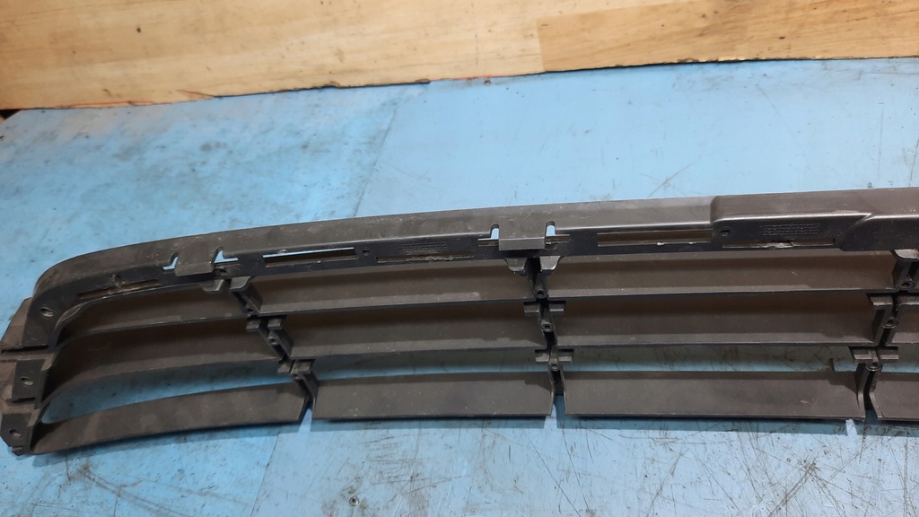 фото №13, Решітка середня бампера перед volvo s60 v60