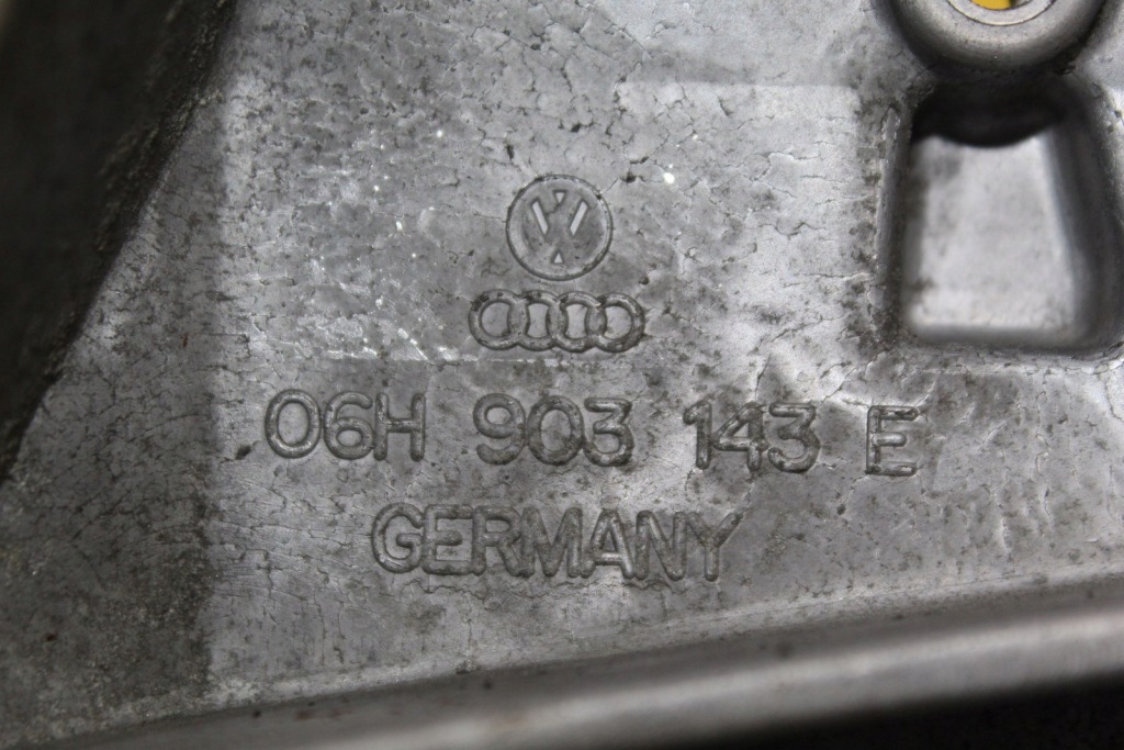 Кронштейн генератора 06h903143e q5 a4 b7 b8 1.8 tfsi с Разборки