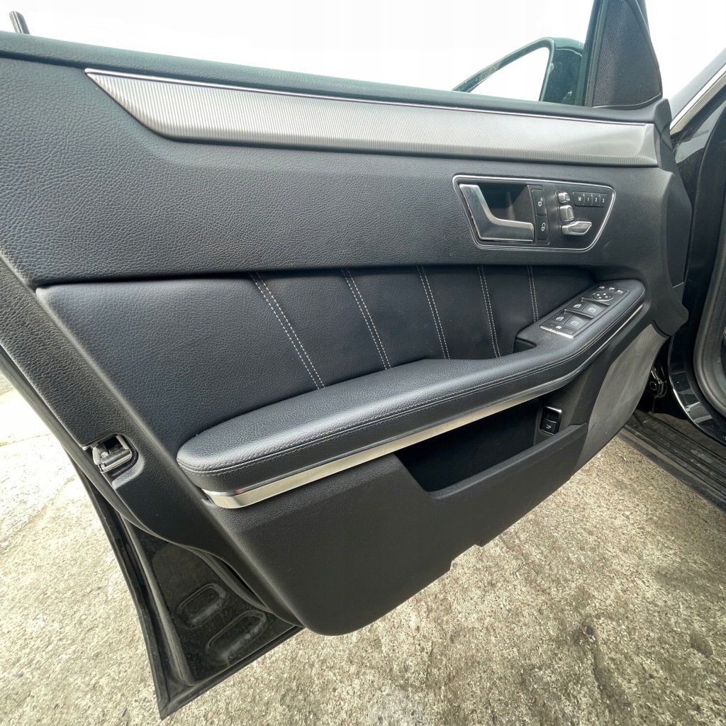 Mercedes e klasa w212 сидіння шкіра заднє сидіння обшивки шторка dynamic lift підігрів Оригінал