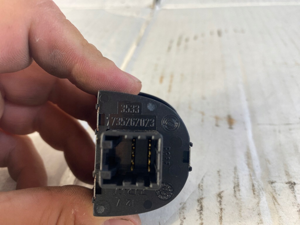 фото №4, Alfa romeo 147 панель регулировки света 735262023