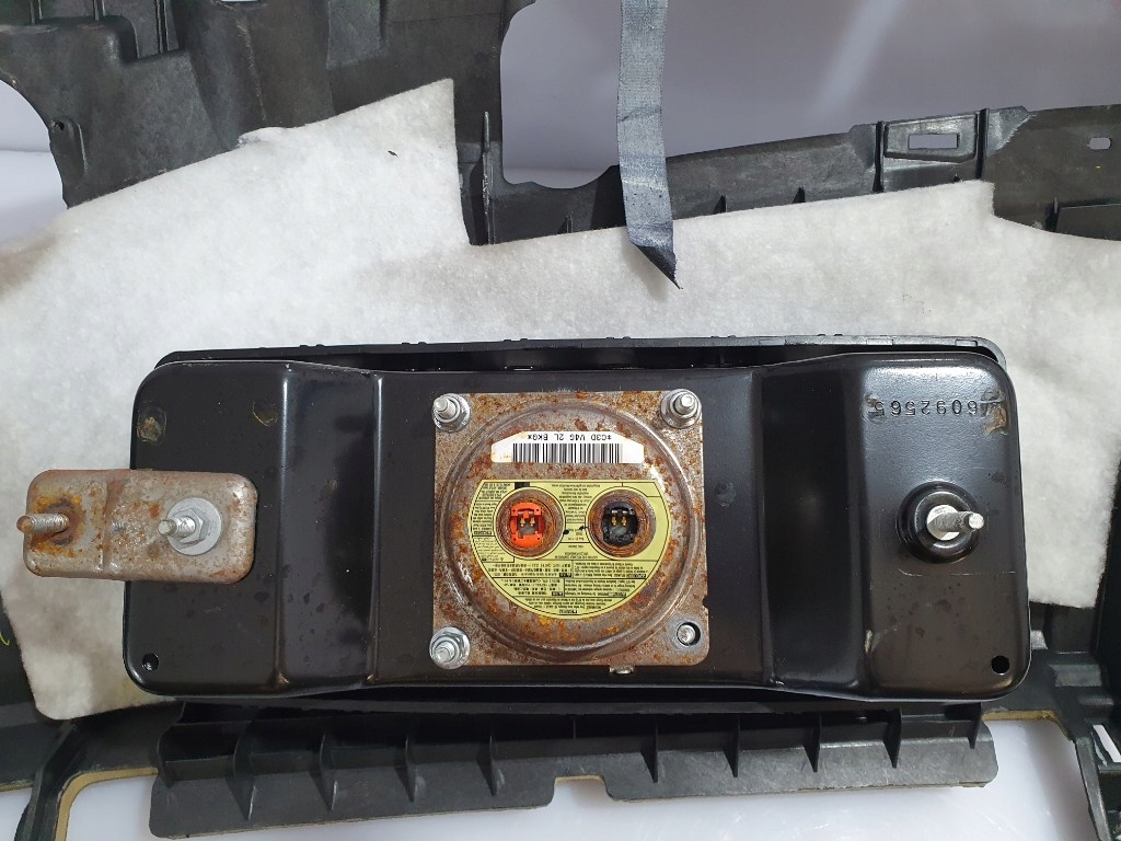 фото №10, Dodge journey 2008r консоль панель приладів панель приладів подушка безпеки пасажира оригінал