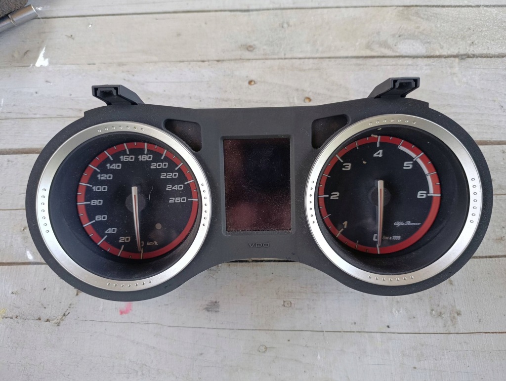 Купити Alfa romeo 159 2006 0156081482 лічильник / спідометр