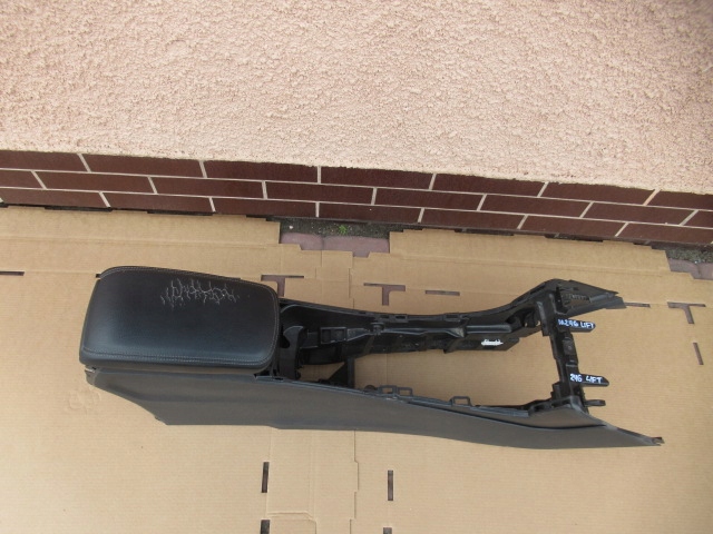 фото №1, Mercedes b-klasa w246 туннель подлокотник