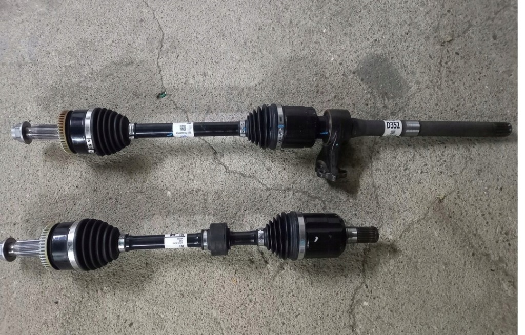 фото №1, Hyundai tucson iii lift 2,0 crdi hybrid приводной вал левая правая автоматическая коробка передач