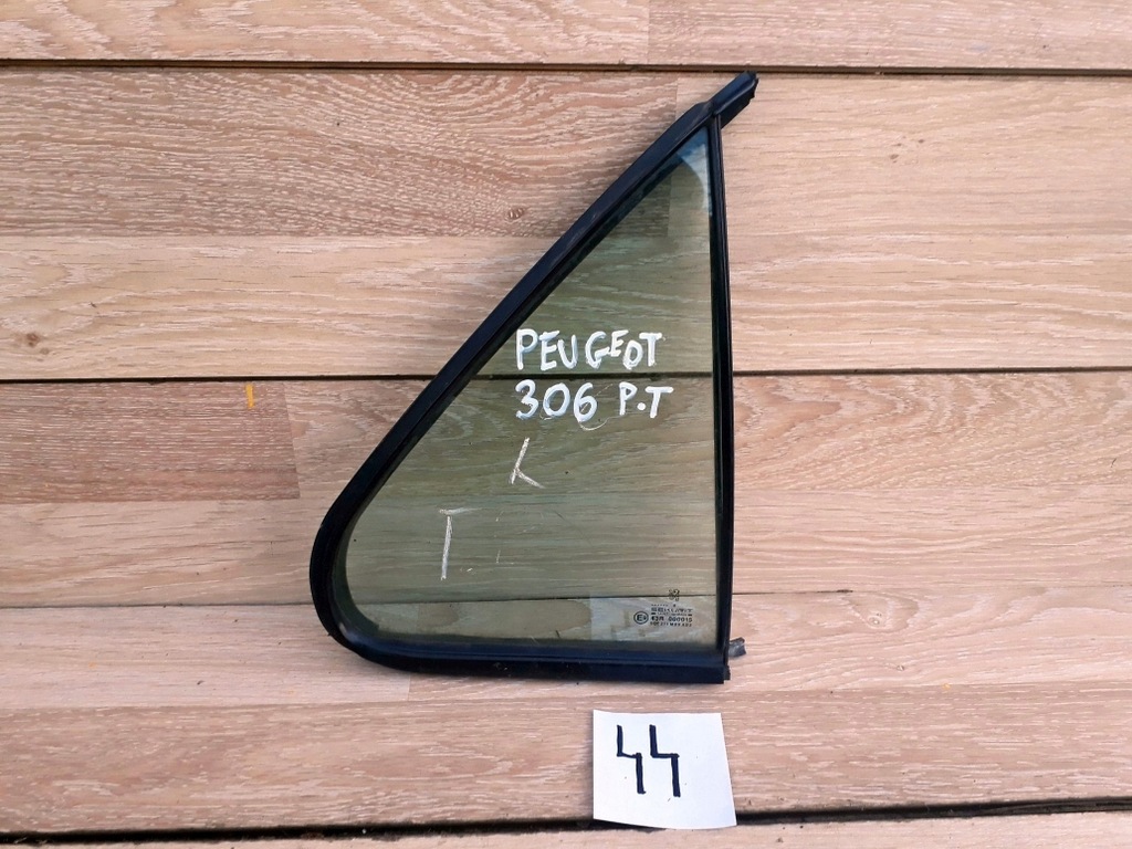 фото №1, Стекло боковая дверь треугольник правый задняя peugeot 306