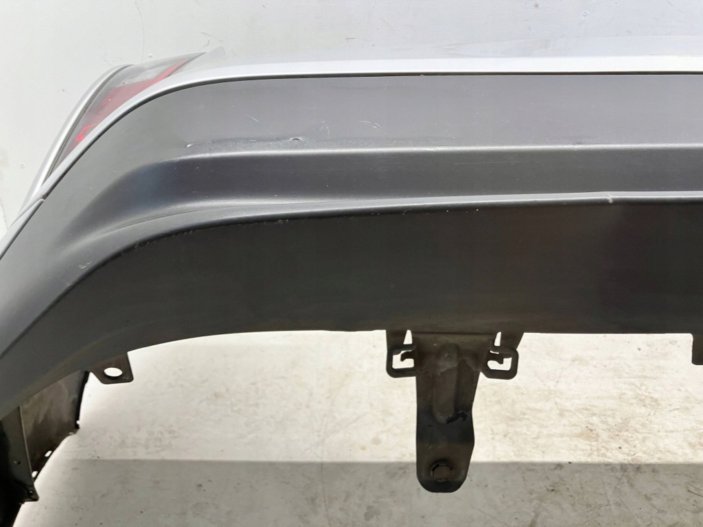 Prius iv комплектный  бампер задний задний фары комплект  без pdc 1f7 Доставка