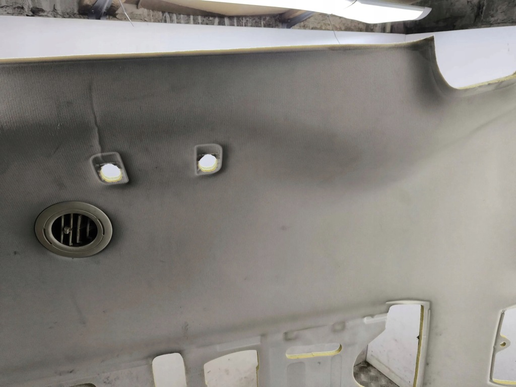 фото №9, Chrysler town & country v 2008 потолок