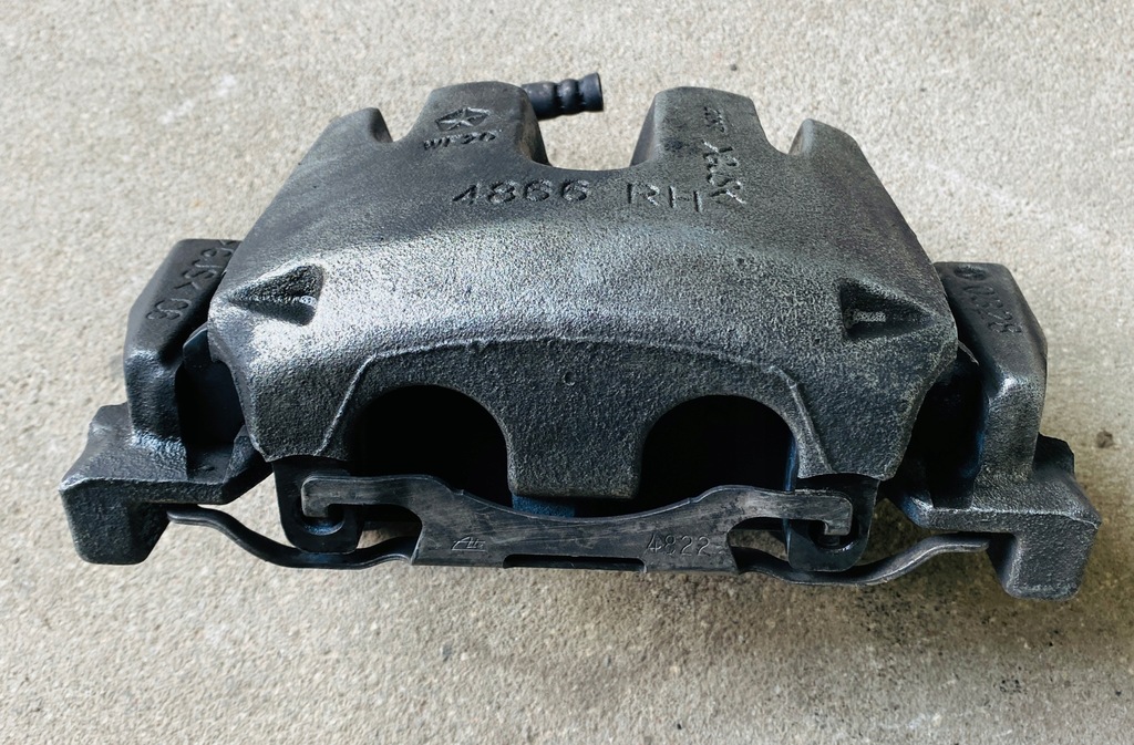 фото №1, Maserati levante супорт гальмівний передній 4866 p