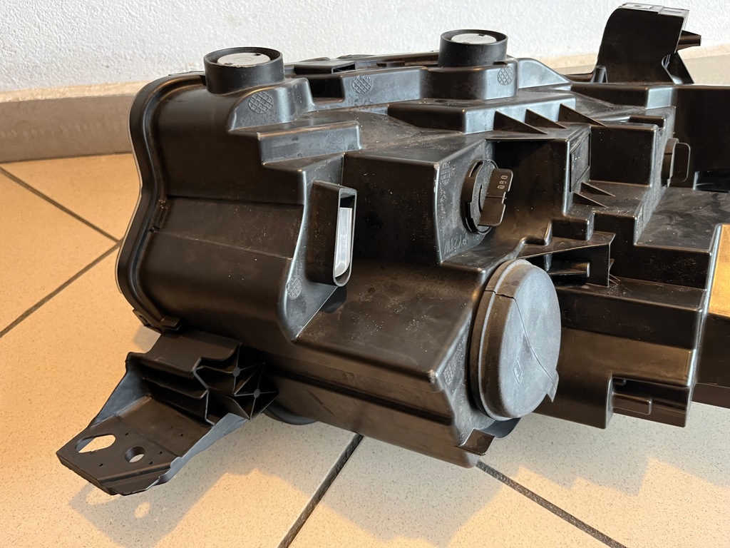 фото №13, Toyota proace city verso 18- лампа передняя левая 9835780680