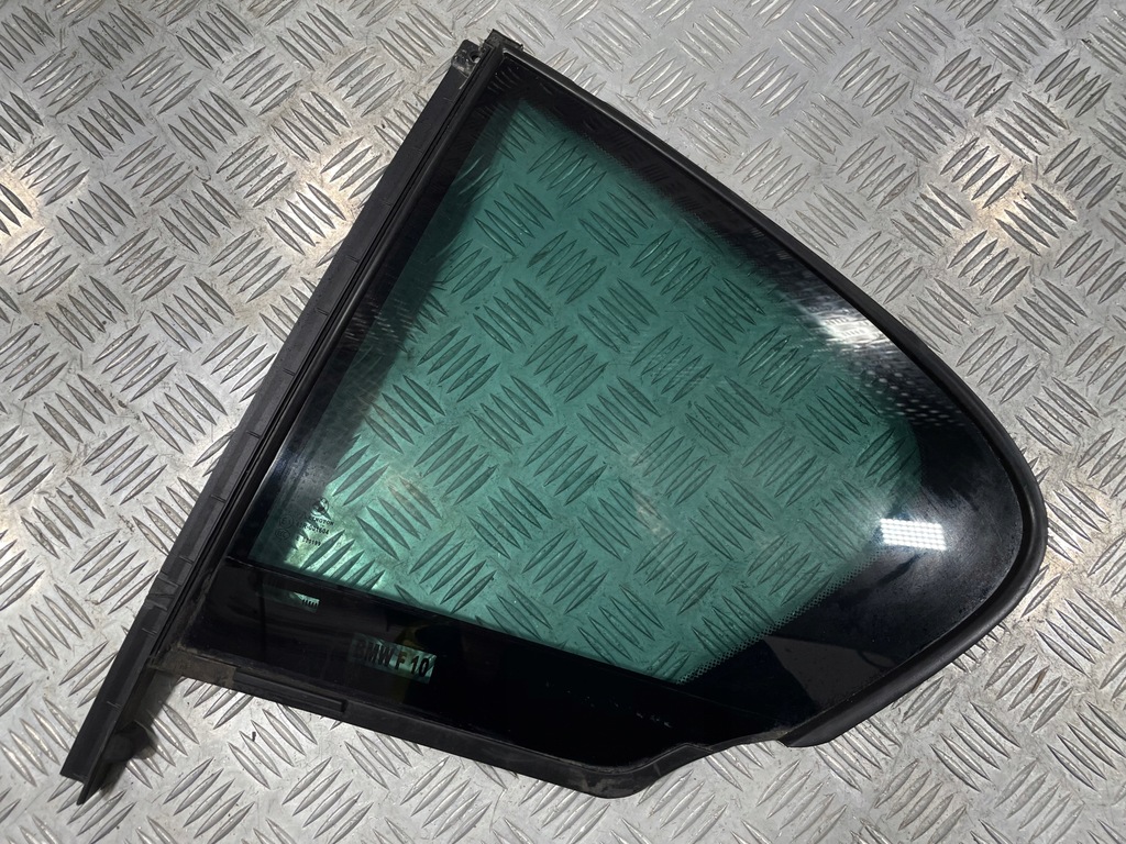 фото №1, Стекло боковая дверь треугольник левый задняя bmw f10 as3