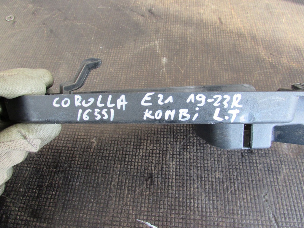 Кронштейн шторка 64742-02060 toyota corolla e21 гібрид 19-23 в Україні