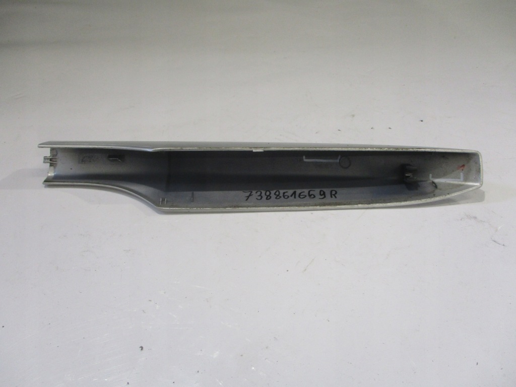 Заглушка накладка рейлінг задні правий renault megane 3 рестайлінг  універсал 13-16 Доставка