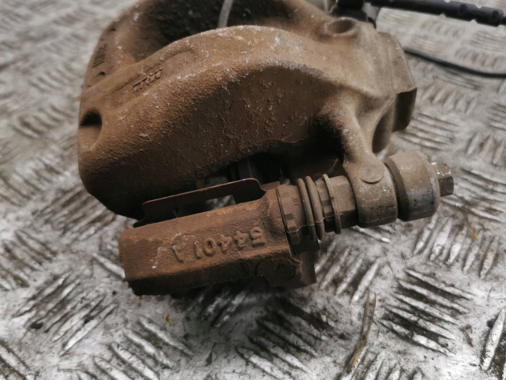 фото №3, Bmw i3 2015 левая сторона суппорты