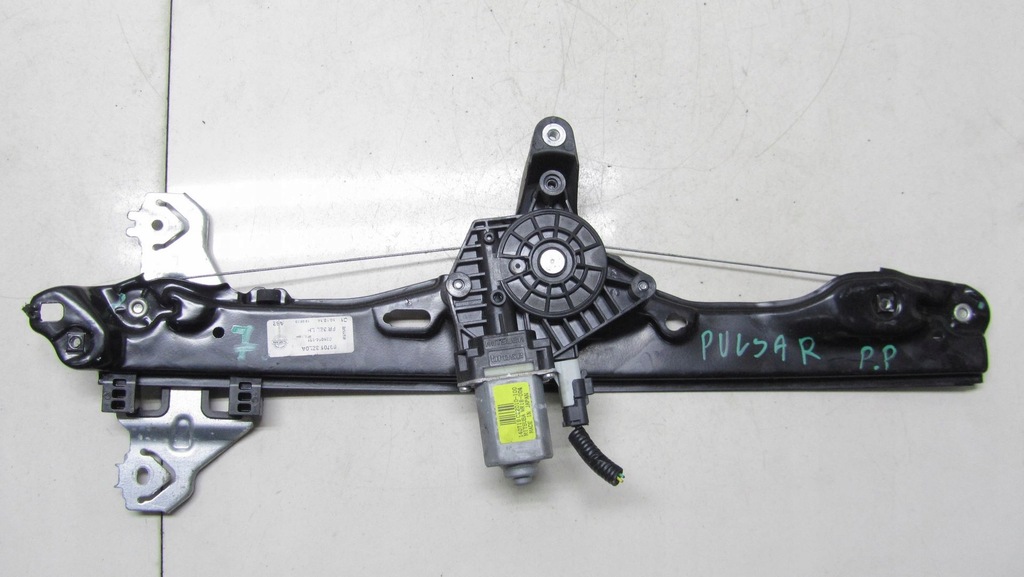 фото №1, Nissan pulsar подъемник стекло левый перед 14-