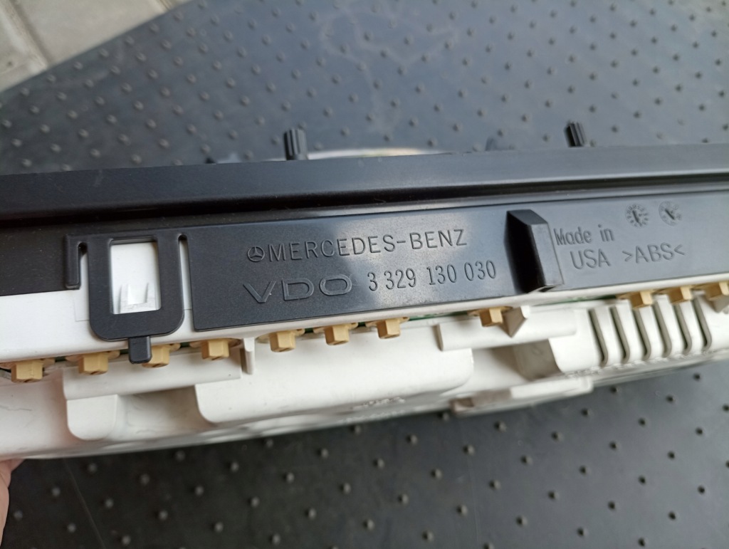 Купити Лічильник прилади mercedes ml w163 a1635403111 uk