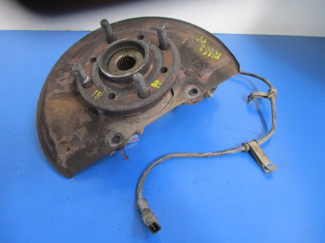 фото №1, Volvo v40 1.9td поворотний кулак права ступиця abs