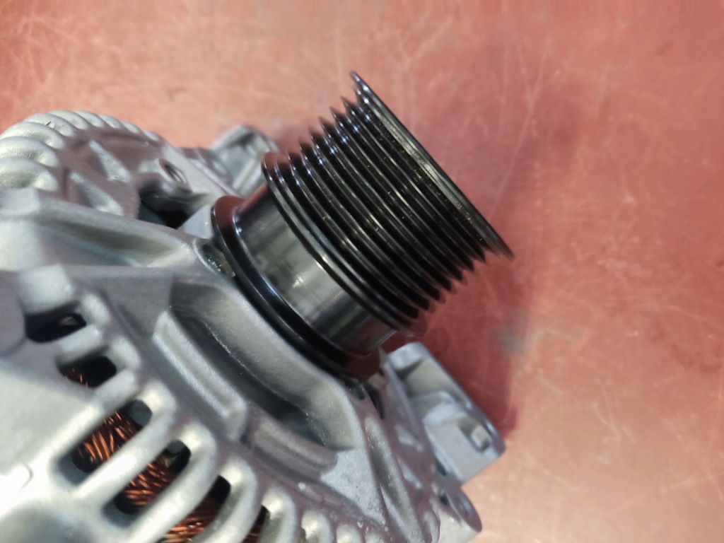 Генератор 48v mercedes-benz новий a2649000900 Зі Шроту