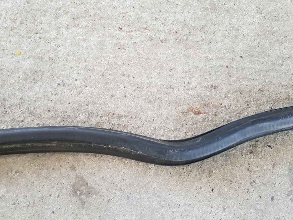 Прокладка гумовий кронштейн рамка кузовна скло перед лобове bmw e30 Доставка