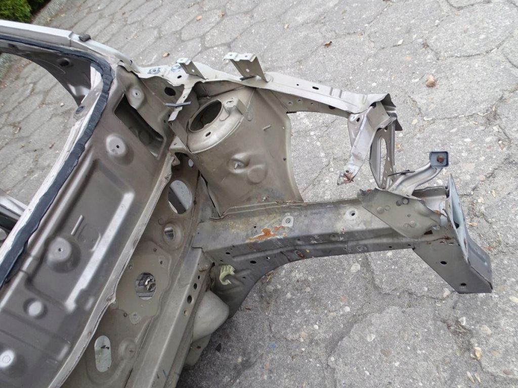 Nissan note e11 06-12 четверть левый перед стойку a c30 c30g #161 в Украине