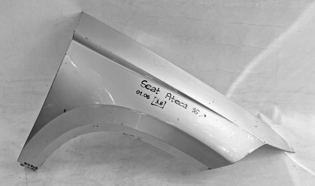 Крило ліве правий перед передній seat ateca 2016- Зі Шроту