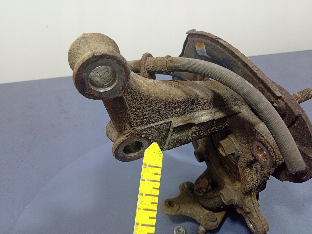 фото №7, Toyota rav4 iii xa30 поворотний кулак перед ліва ступиця