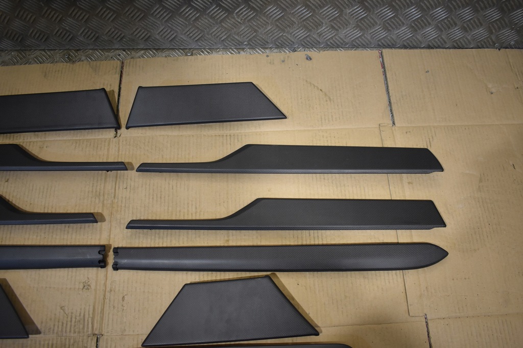 фото №5, Накладки декоры led карбон kpl. porsche taycan 1