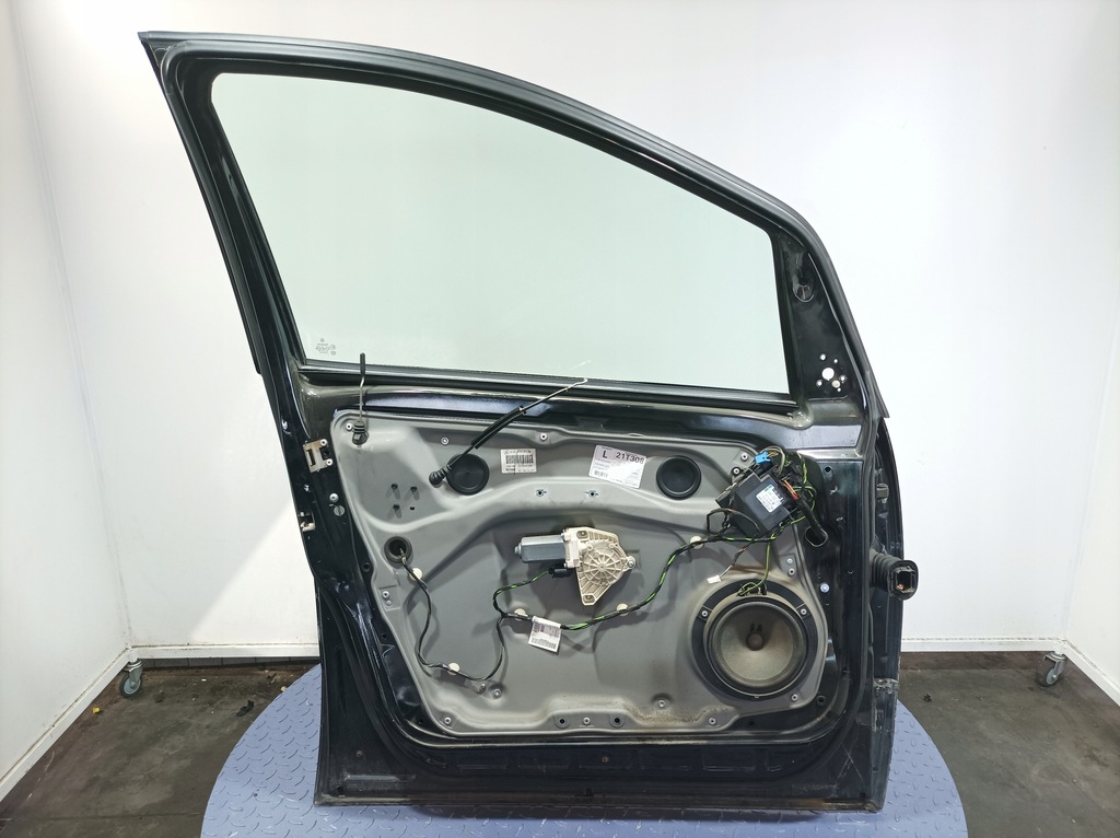 фото №11, Mercedes a w169 дверь перед левая передние 191