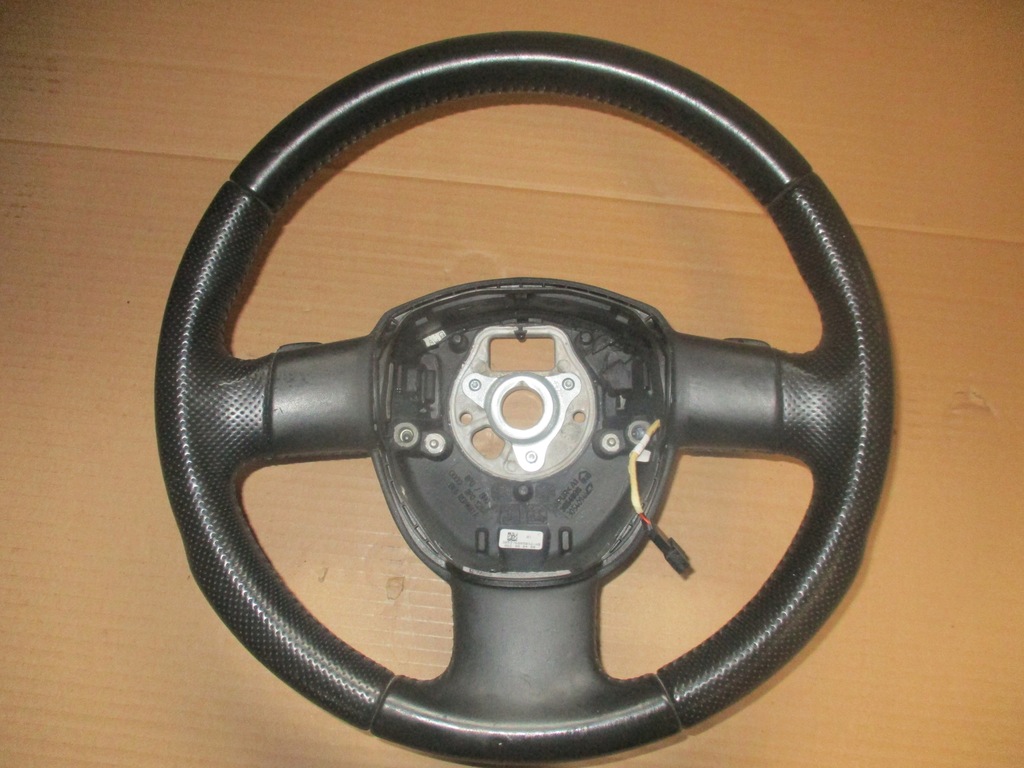 фото №1, Повітропровід audi a3 8p шкіра пелюстки перемикання