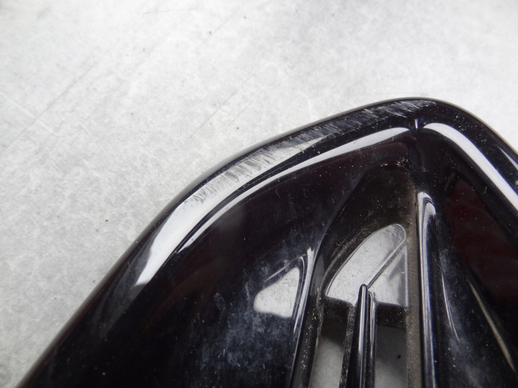 Hyundai i30 рестайлинг  решётка бампера правая 86564-g4520 Цена