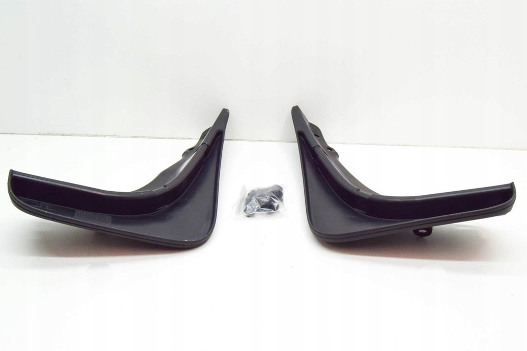 фото №6, Набор задних брызговики audi tt 8j0075101a оригинальный