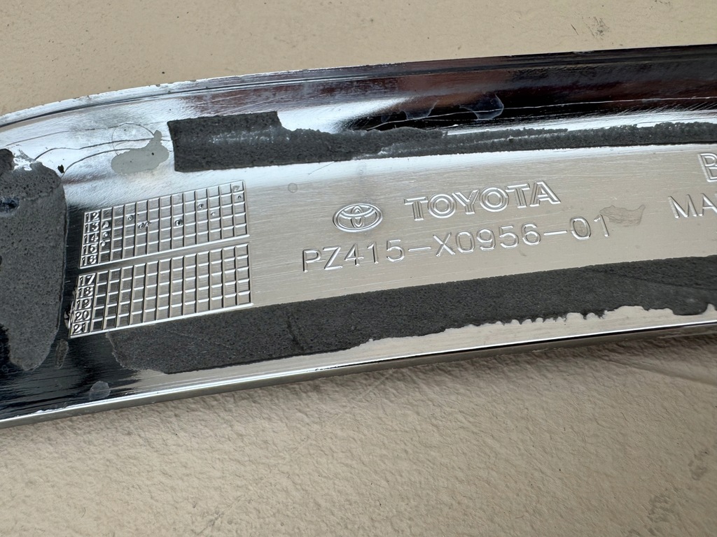 фото №13, Toyota rav4 iv 4 13r- молдинг середня бампера перед pz415-x0956-01