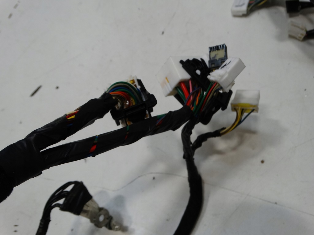 фото №11, Электропроводка жгут электрическая панели kia carens iv 91111-a4061