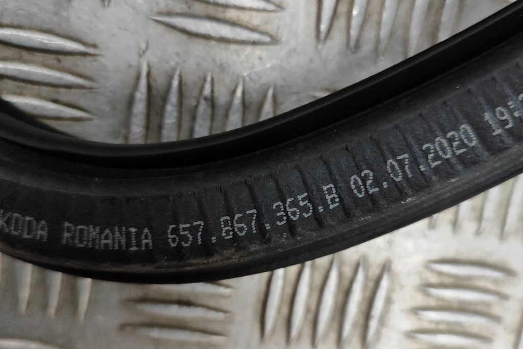 фото №6, Skoda scala передняя левая прокладка дверь резиновый 657867365b 2021 23991014