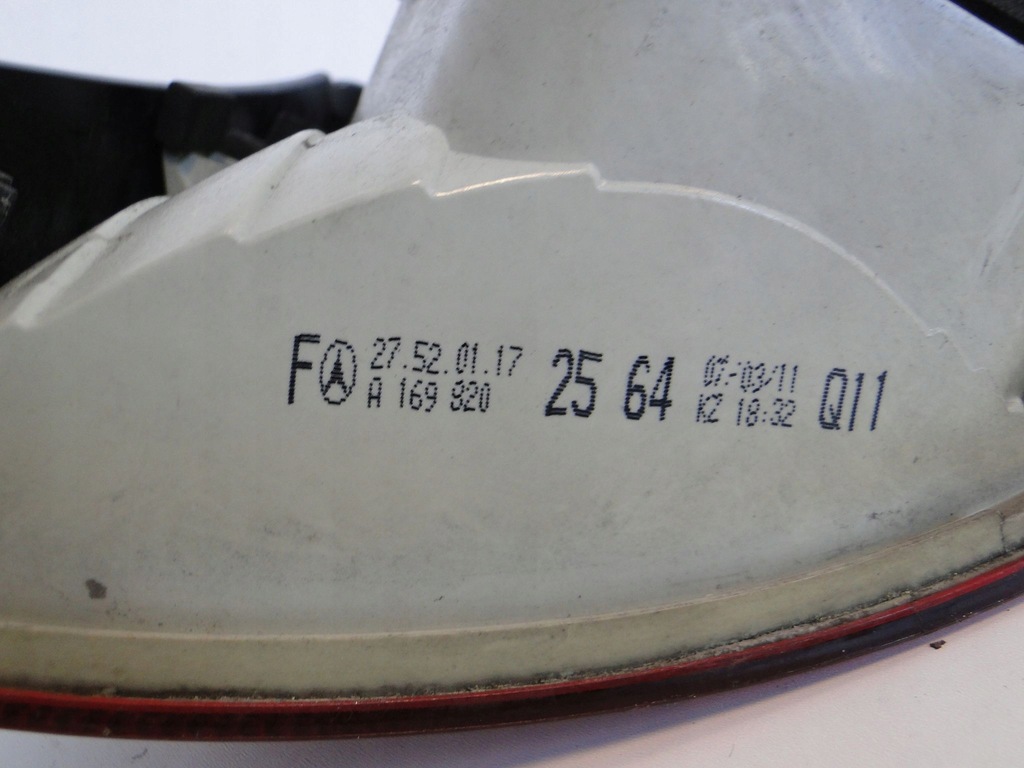 фото №7, Mercedes-benz оригинальный номер a1698202564 лампа задняя комбинированная