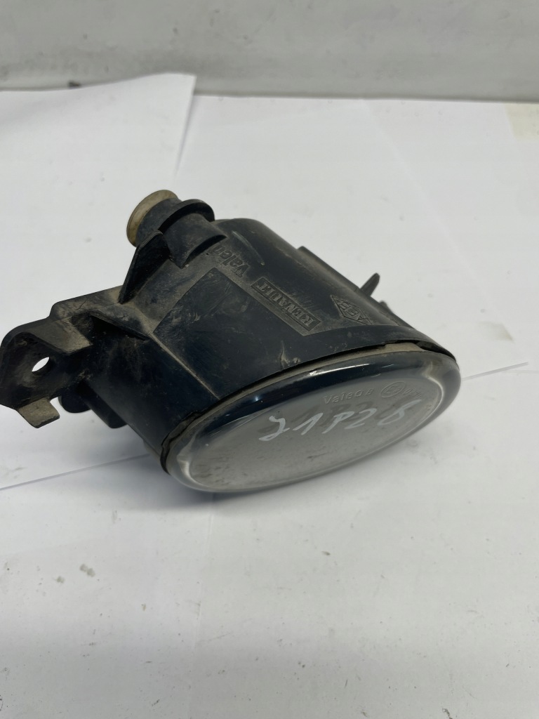 фото №4, Противотуманная фара renault оригинальный номер 8200002470