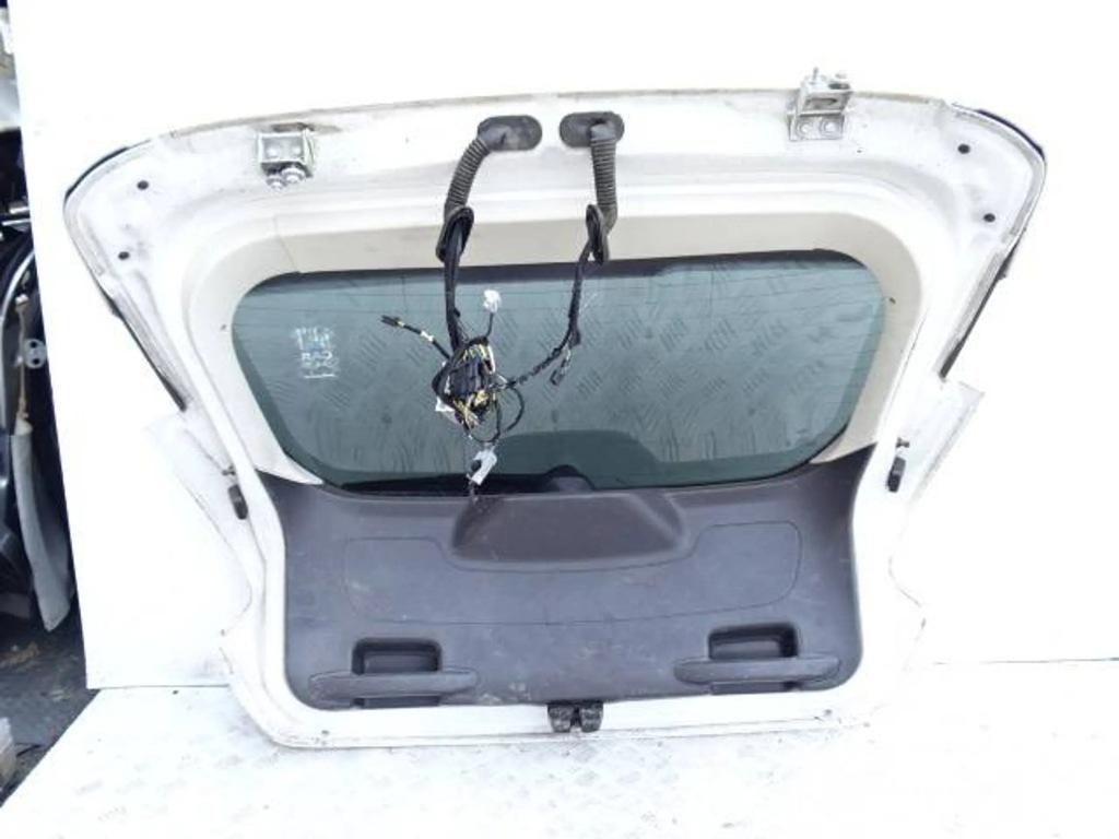 Крышка багажника задний  комплект . ford focus mk3 5b Недорого