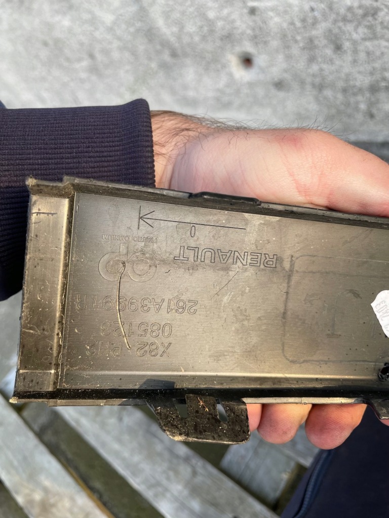 фото №4, Решётка левая перед renault trafic iii lift iv