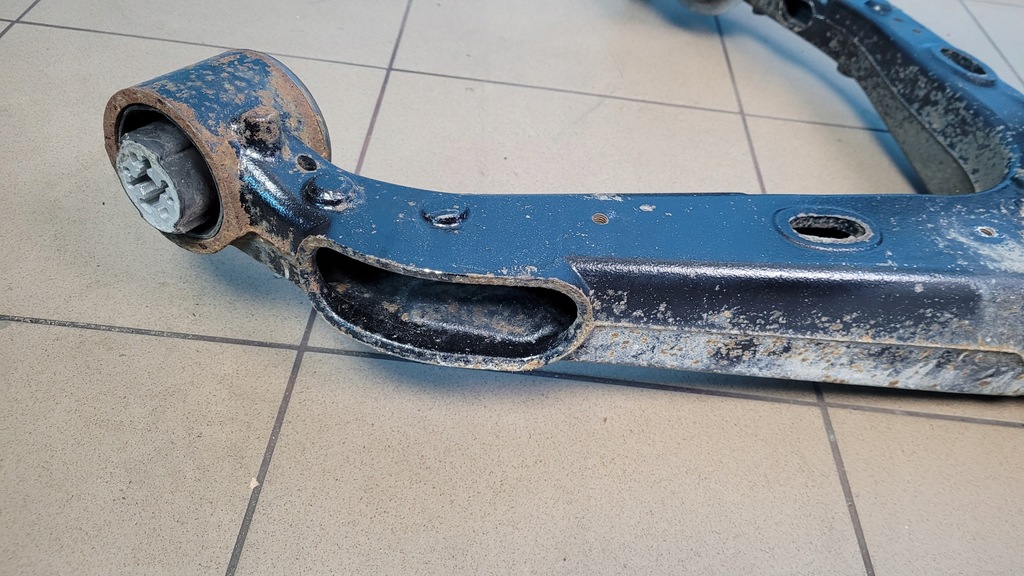 фото №13, Toyota proace ii 20r поворотный кулак рычаг амортизатор правый задняя 9807504980