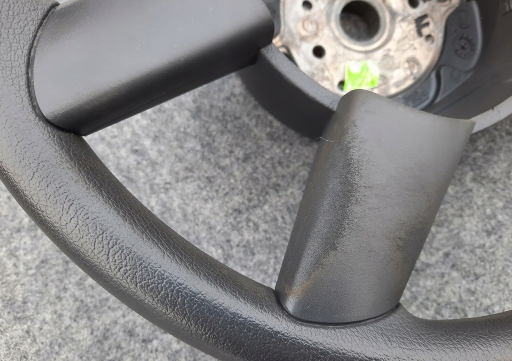 фото №5, Volkswagen golf 5 v 1k воздуховод 4-спицевой