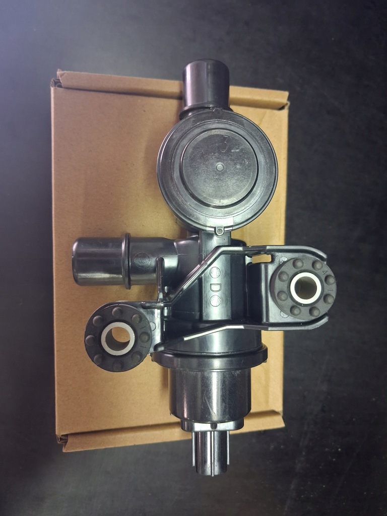 фото №6, Toyota sienna 2.5 hybrid xl40 2021 клапан обратный фильтра паров par топлива