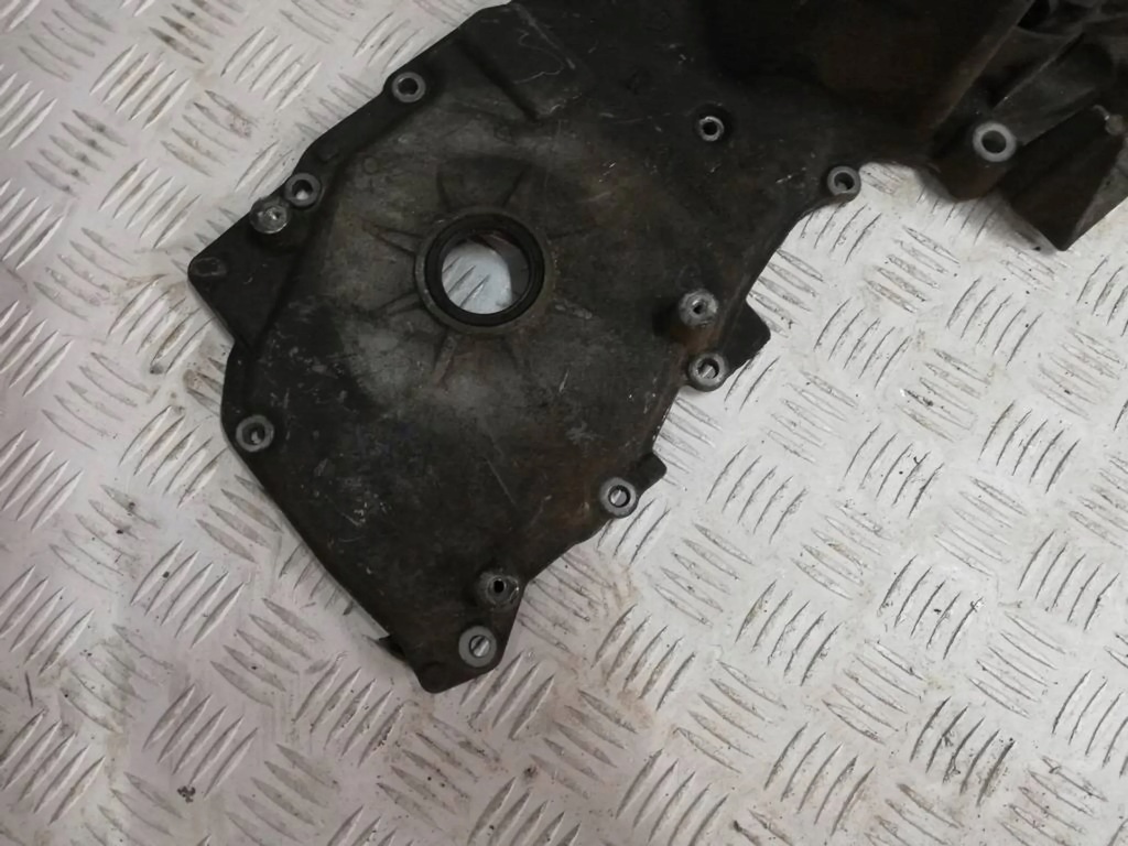 Корпус распределительного вала renault twingo iii 1.0 sce 135022632r Доставка