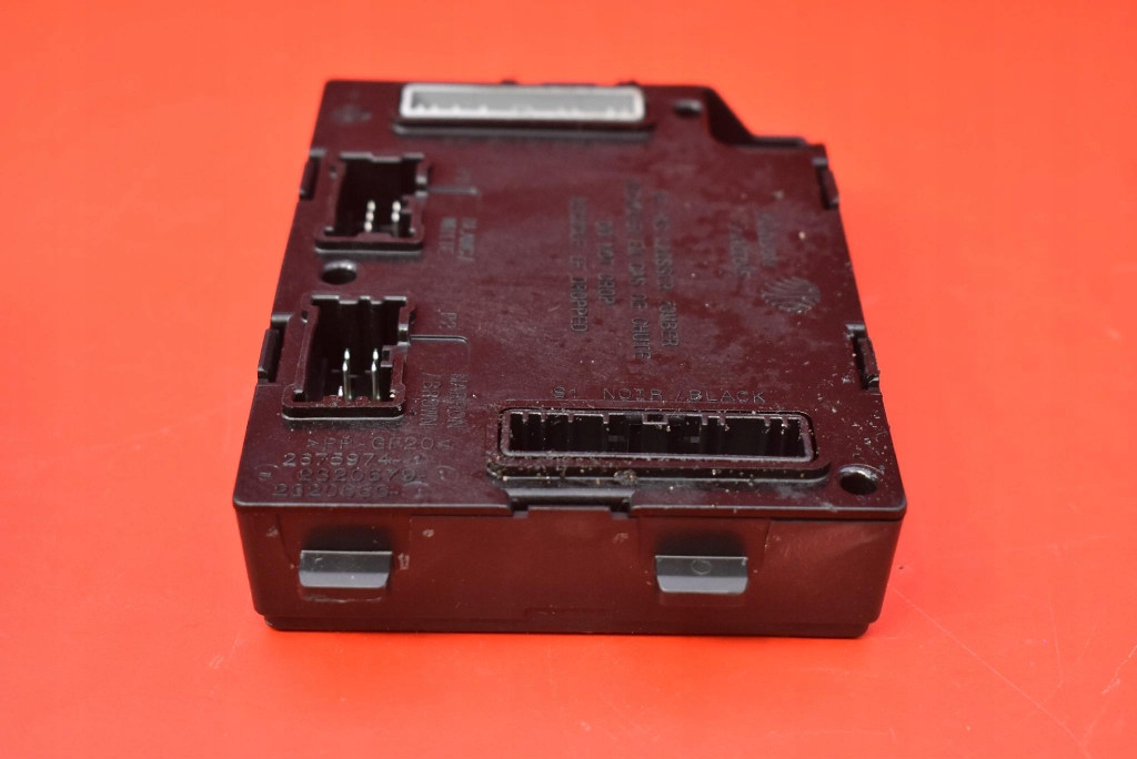 фото №6, Коробка запобіжників bcm 284b11091r vpjr1f-14b466-gh dacia duster 2 ii