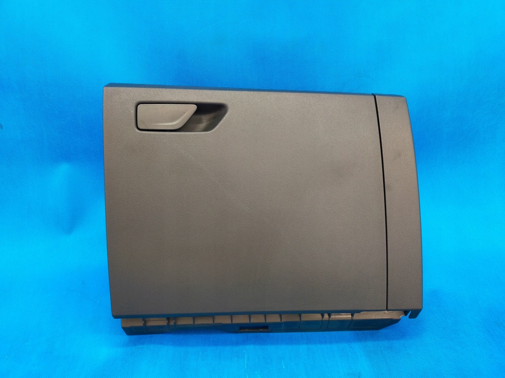 фото №1, Skoda kamiq 2023 r 1.5 tsi 110kw бардачок пассажира 655857097a