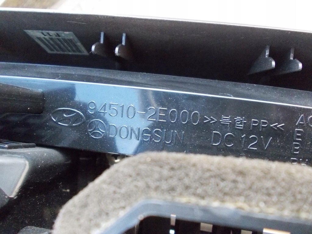 фото №13, Решётка обдув средняя рамка радио hyundai tucson i europa